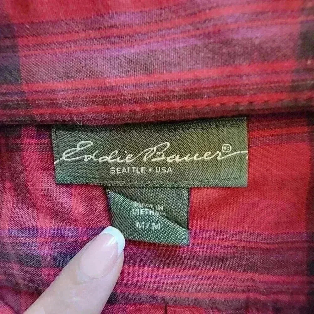Eddie Bauer Plaid Button Down Shirt Size Medium Red & Black 100% Cotton - Picture 6 of 8